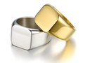 Anillo estilo heráldico de acero inoxidable con grabado personalizado plateado